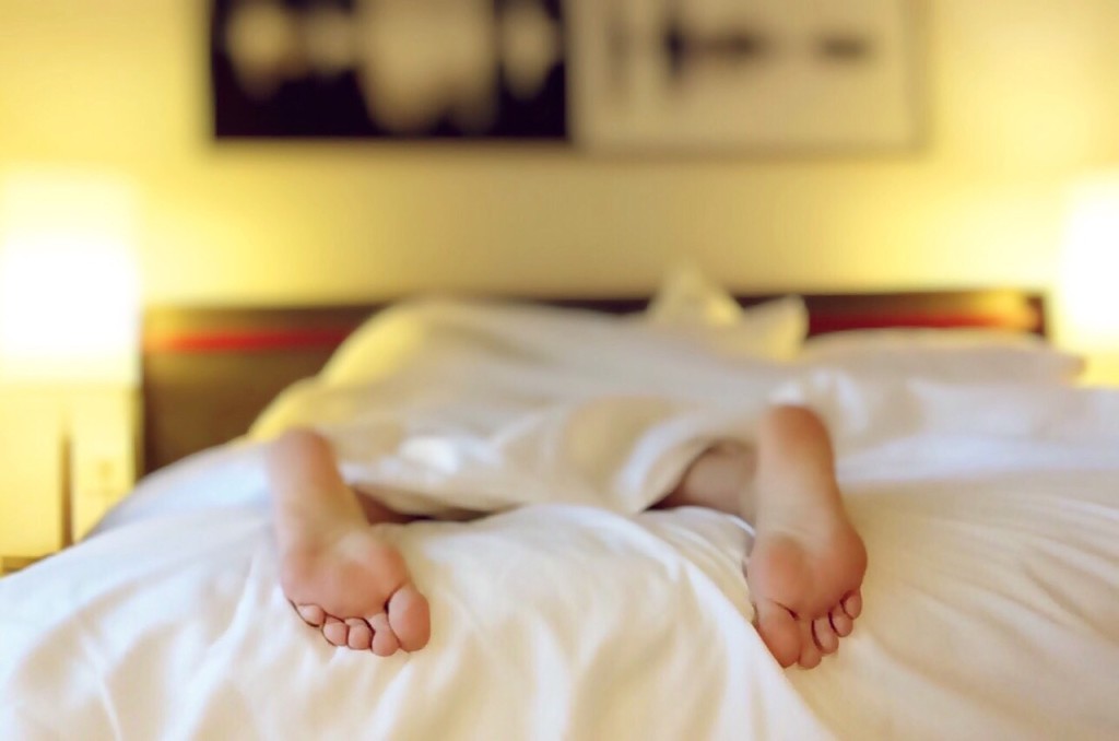 7 stvari koje zdravi ljudi rade pre spavanja